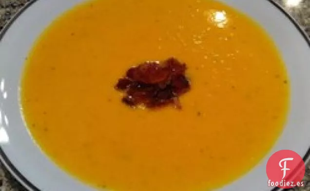 Sopa de Calabaza Asada y Batata con Tocino Ahumado de Madera de Manzana