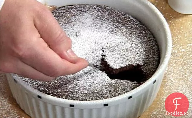 Pastel de Budín con Fecha de Chocolate