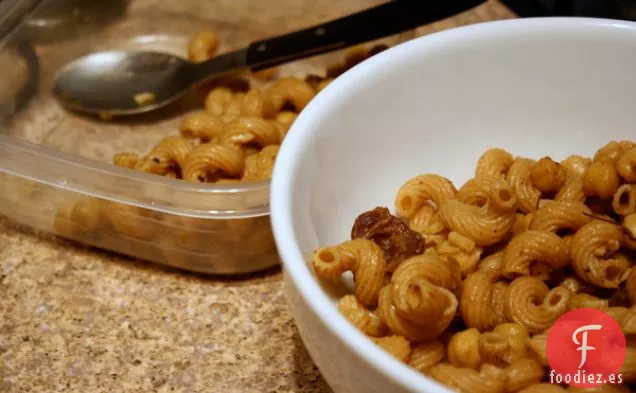 Ensalada De Pasta De Oriente Medio Con Dátiles