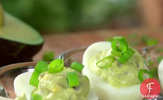Huevos Rellenos de Guacamole