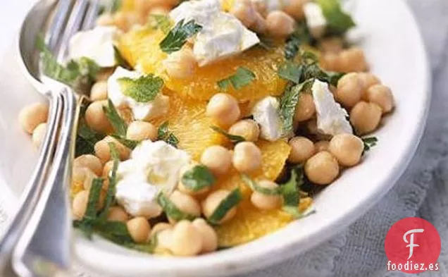 Ensalada de Garbanzos, Menta, Naranja y Queso Feta
