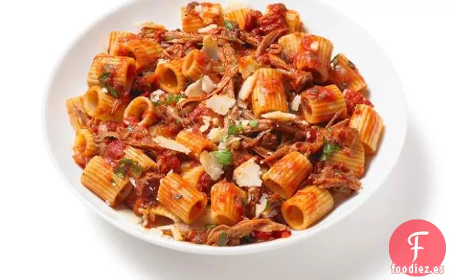 Rigatoni Con Salsa De Menudillos Estofados