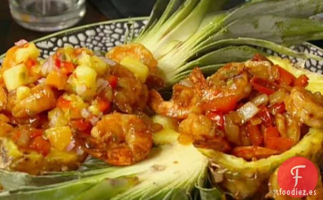 Camarón de Bote de Piña con Salsa de Frutas