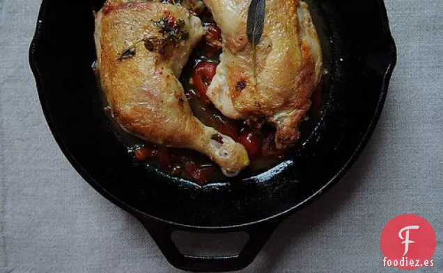 Pollo Bajo Un Ladrillo Con Pimientos En Escabeche