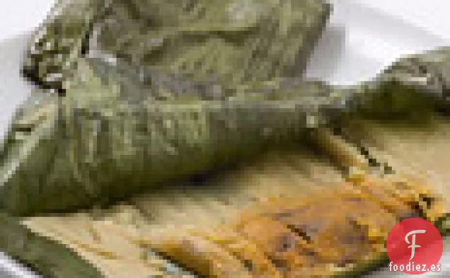 Tamales de Pavo con Mole Negro