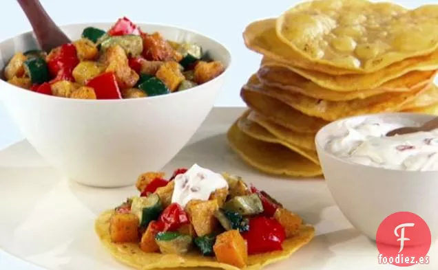 Tostadas de Verduras Asadas con Crema de Chipotle