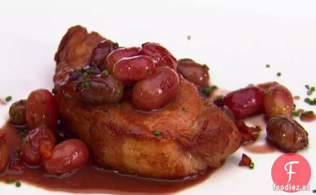 Chuletas de Cerdo Chamuscadas con Salsa de Uva