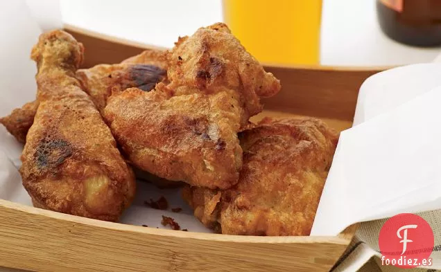 Pollo Frito con Suero de Mantequilla Rebozado con Cerveza