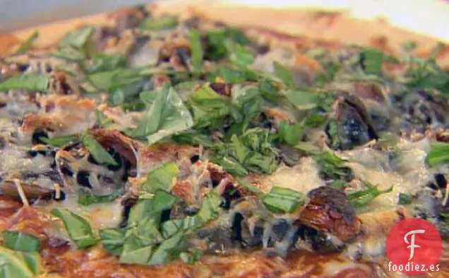 Pizza de Champiñones, Cebolla y Albahaca