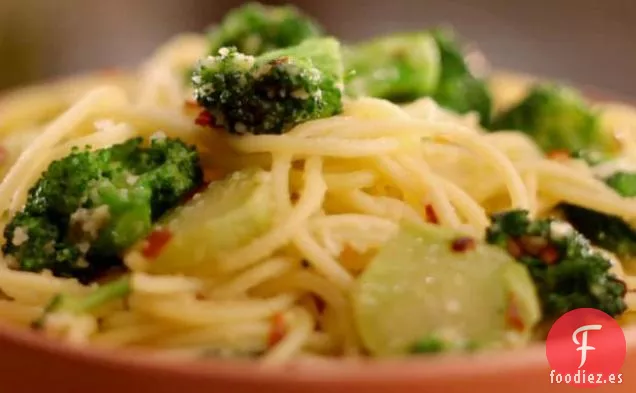 Espaguetis y Brócoli Aglio Olio