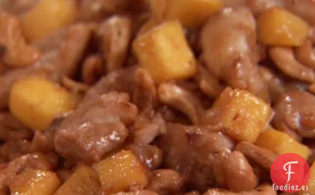 Salteado de Mango Meloso y Pollo con Anacardos Tostados