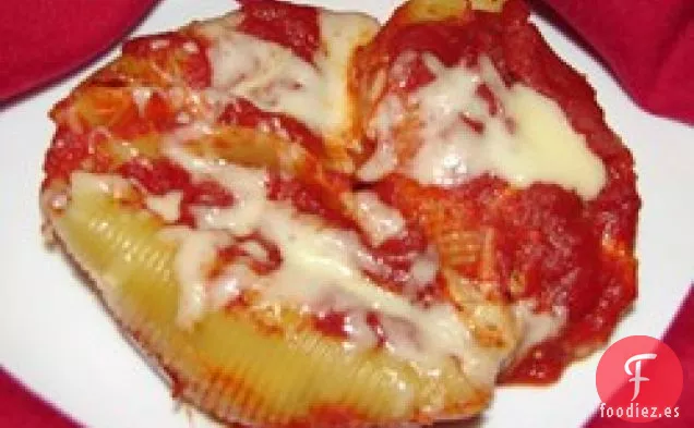Conchas Gigantes Rellenas de Pollo y Queso