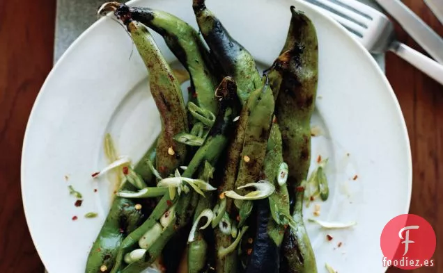 Vainas de Habas a la Parrilla con Chile y Limón