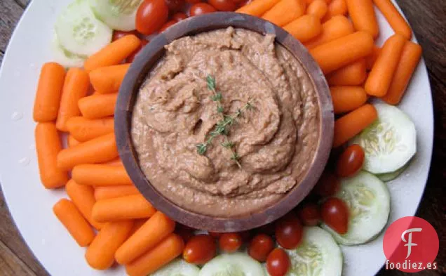 Salsa De Habas Con Ajo Asado Y Yogur