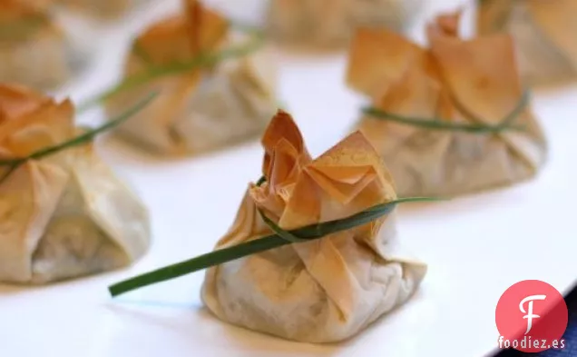 Bolsos Filo Con Hojas De Fava Y Rábano Y Gorgonzola
