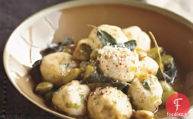 Ñoquis De Ricota Con Puerros Y Habas