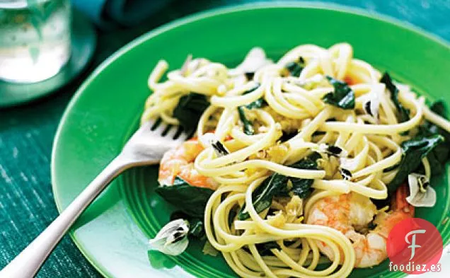Linguini con Verduras de Fava, Camarones y Ajo Verde