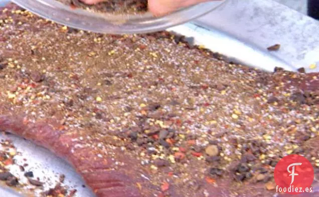 Las semillas de Cacao se frotan en un Filete de Tres Puntas o Falda