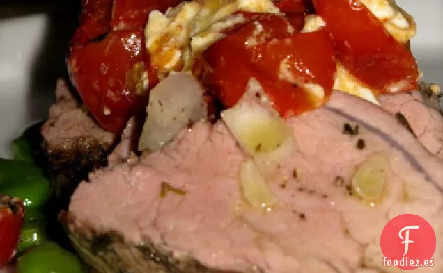 Solomillo De Cerdo A La Parrilla De Diva Doméstico Con Habas y Asado