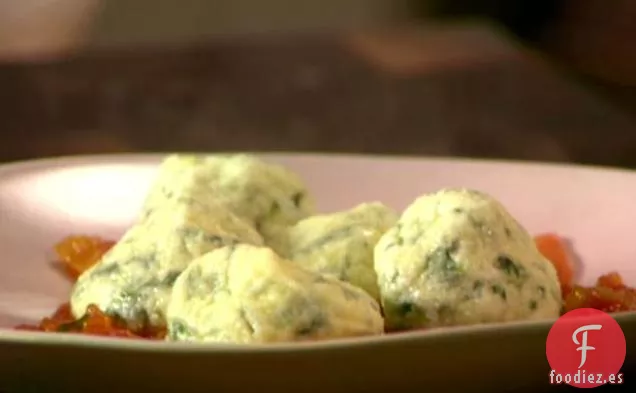 Ñoquis de Espinacas y Ricota Con Salsa de Tomate Rápida