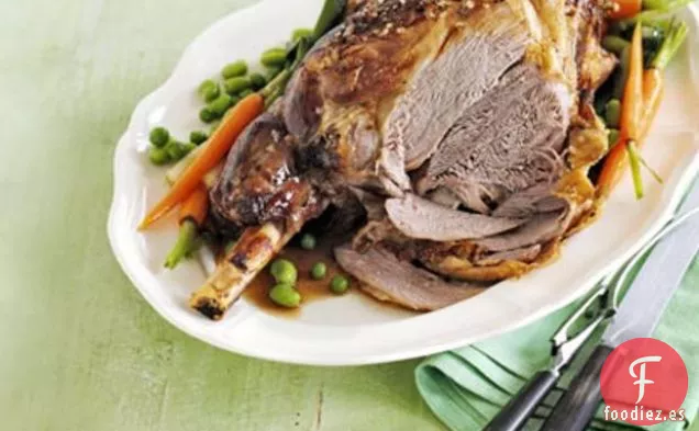 Pierna De Cordero Asada Con Verduras De Primavera Estofadas