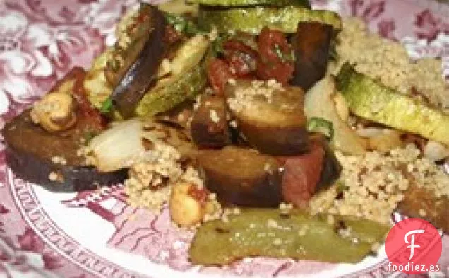 Verduras A La Parrilla En Salsa De Tomate Balsámico Con Cuscús