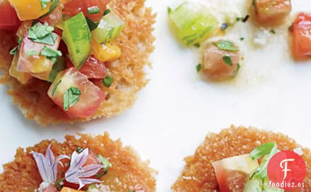 Tuiles de Parmesano con Ensalada de Tomate de Herencia