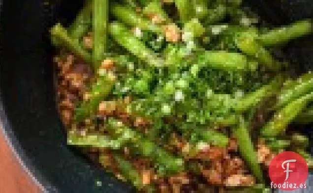 Judías Verdes Con Salsa De Alubias Negras Con Ajo