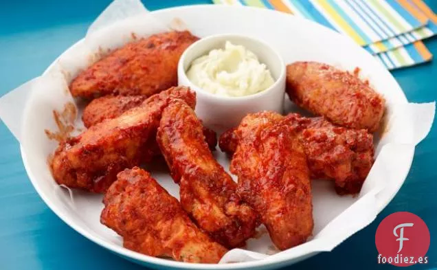 Alitas de Pollo a la Barbacoa con Mantequilla de Queso Azul