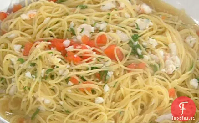 Espaguetis con Camarones Picados y Vieiras en Caldo Rico