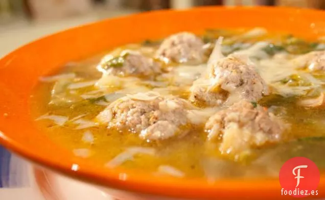 Minestra con Polpette de Carne de Res y Cerdo