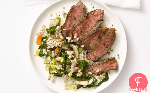 Bistec A La Parrilla Con Ensalada De Cebada