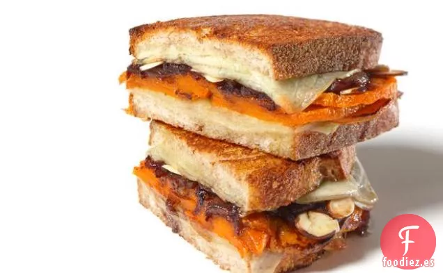 Queso a la Parrilla de Calabaza, Manchego y Cebolla Balsámica