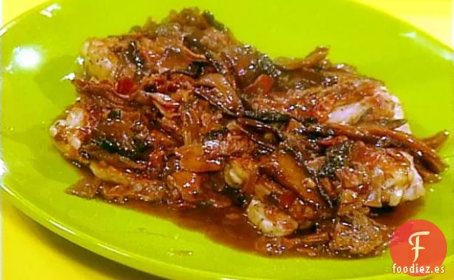 Muslos de Pollo a la Parrilla con Romero y Salsa de Champiñones Silvestres