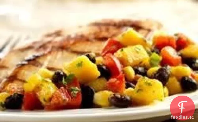 Ensalada de Maíz y Frijoles con Salsa Verde