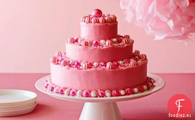 Pastel de Cumpleaños con Glaseado de Mantequilla Rosa Caliente