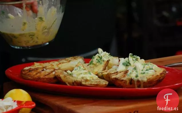 Patatas Asadas con Aderezo de Cebolla Verde y Carne de Cangrejo