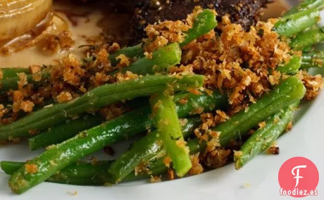 Judías Verdes Con Migas De Pan De Queso Parmesano