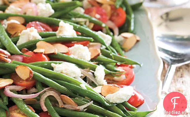 Judías Verdes con Queso de Cabra, Tomates y Almendras