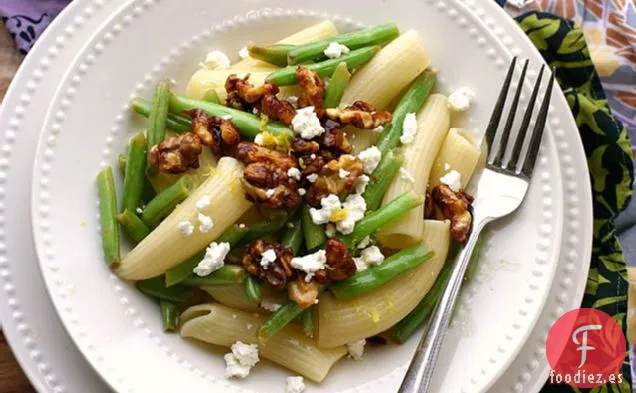 Pasta De Judías Verdes Con Queso De Cabra y Nueces Confitadas