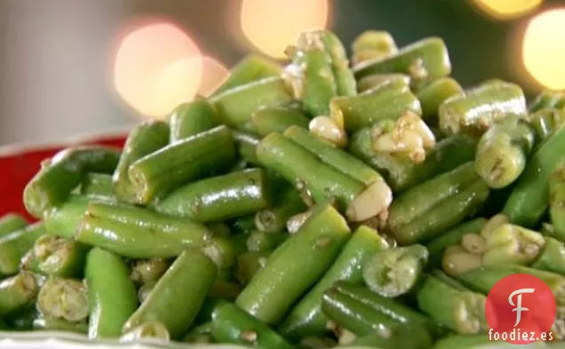 Judías Verdes con Mantequilla Marrón y Piñones