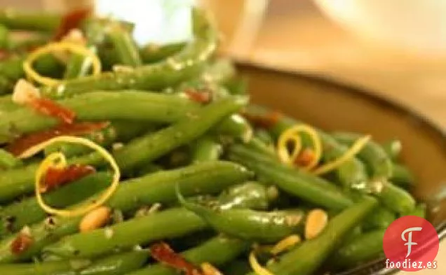 Chisporroteó Judías Verdes Con Crujiente De Jamón Serrano & Piñones