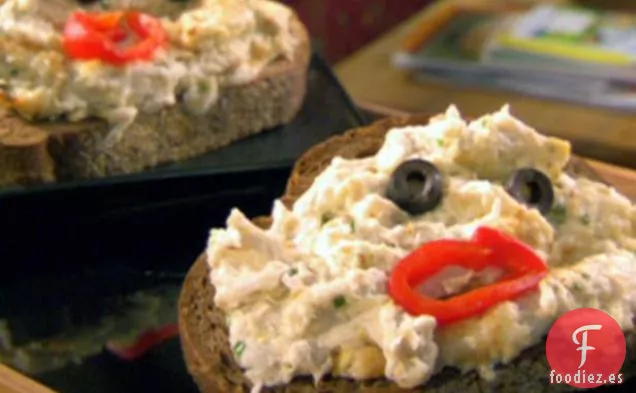 Cangrejo que Grita Se Derrite en Pumpernickel