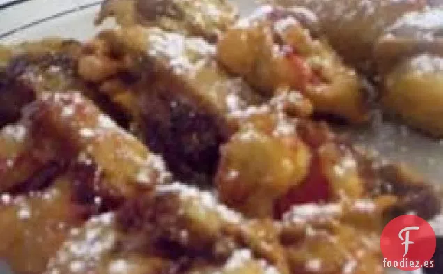 Buñuelos de Fresa con Salsa de Chocolate