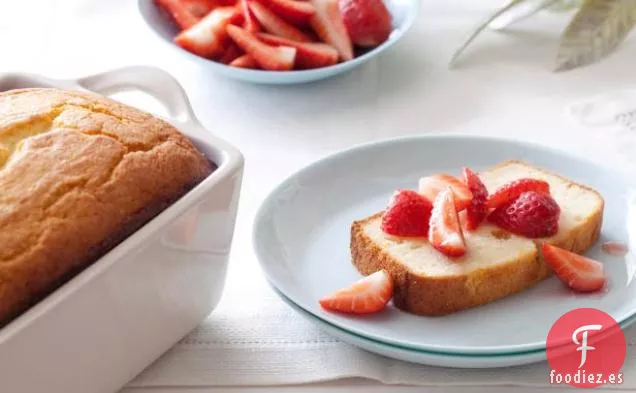 Bizcocho de Naranja Ricotta con Fresas