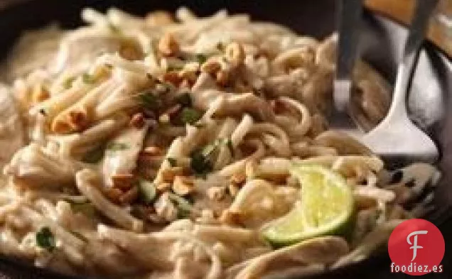 Fideos Tailandeses de Pollo con Albahaca
