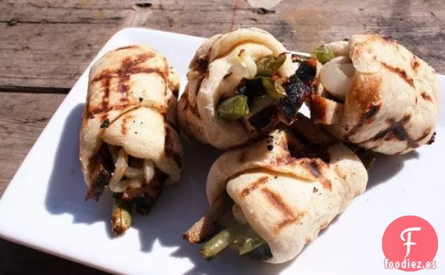 Sándwiches A La Parrilla Enrollados Con Cerdo, Judías Verdes Y Queso De Cabra