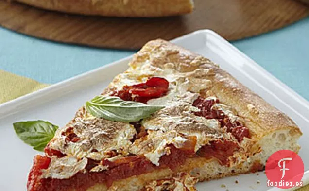 Pizza con Tomates Frescos y Albahaca