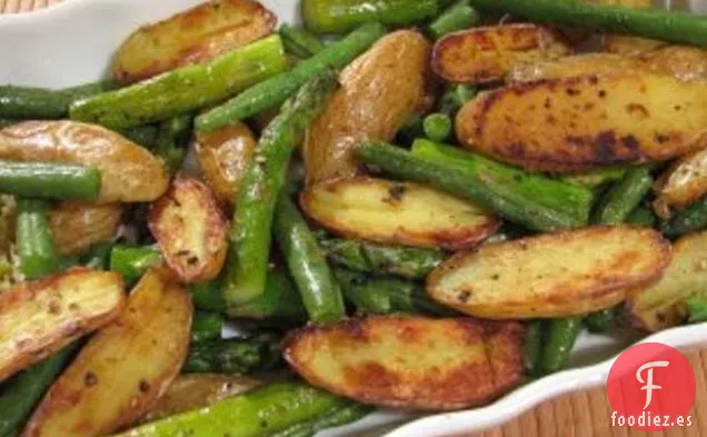Patatas Al Horno, Espárragos Y Judías Verdes