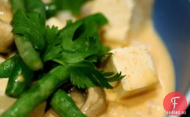 Curry Rojo Tailandés Con Judías Verdes Y Tofu